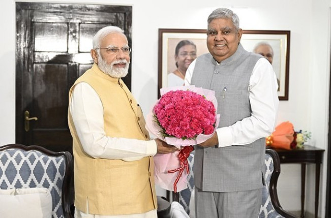 Wakil Presiden India Jagdeep Dhankhar Mendadak Mundur